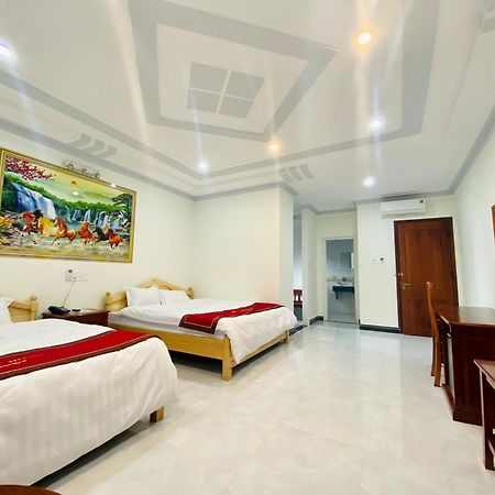 Khach San Hung Viet Hotel Kon Tum Luaran gambar